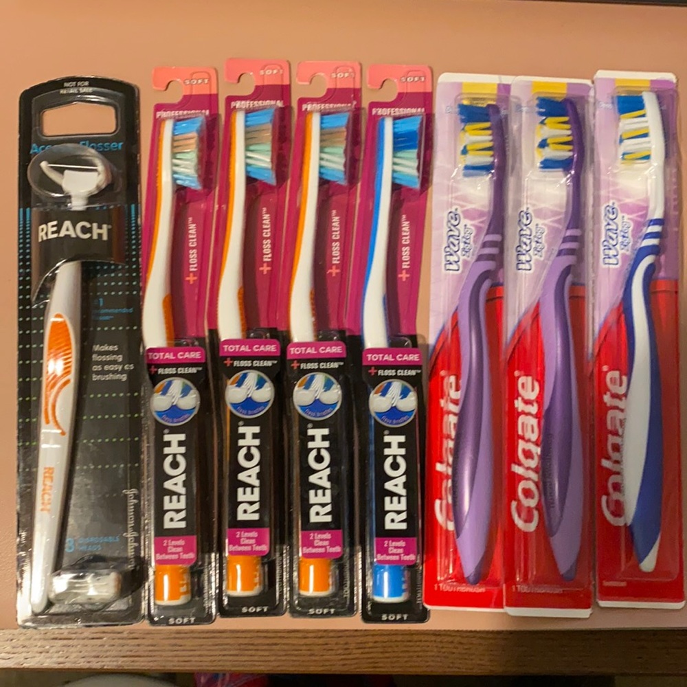 Toothbrush floss set